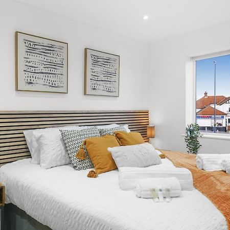 Modern Bungalow In Maidstone Sleeps 5 With Free Parking Bagian luar foto