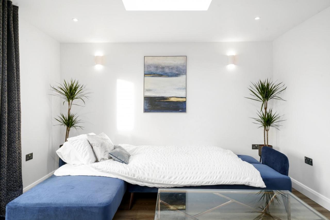 Modern Bungalow In Maidstone Sleeps 5 With Free Parking Bagian luar foto