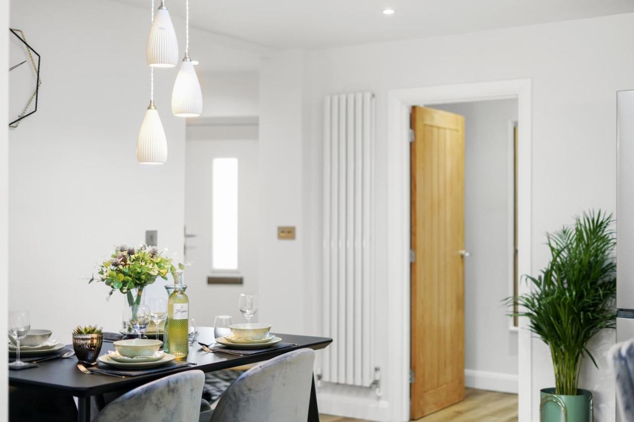 Modern Bungalow In Maidstone Sleeps 5 With Free Parking Bagian luar foto
