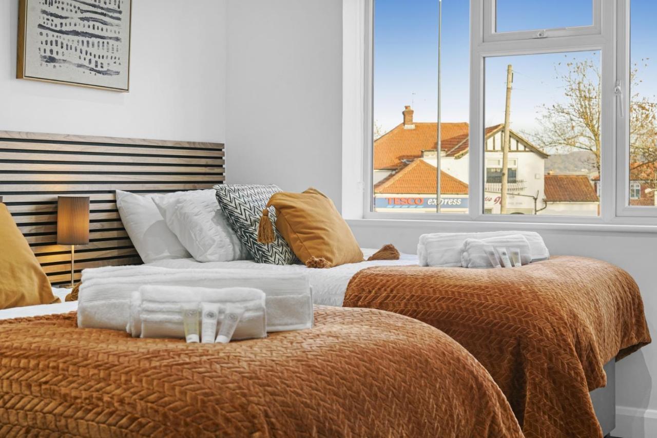 Modern Bungalow In Maidstone Sleeps 5 With Free Parking Bagian luar foto