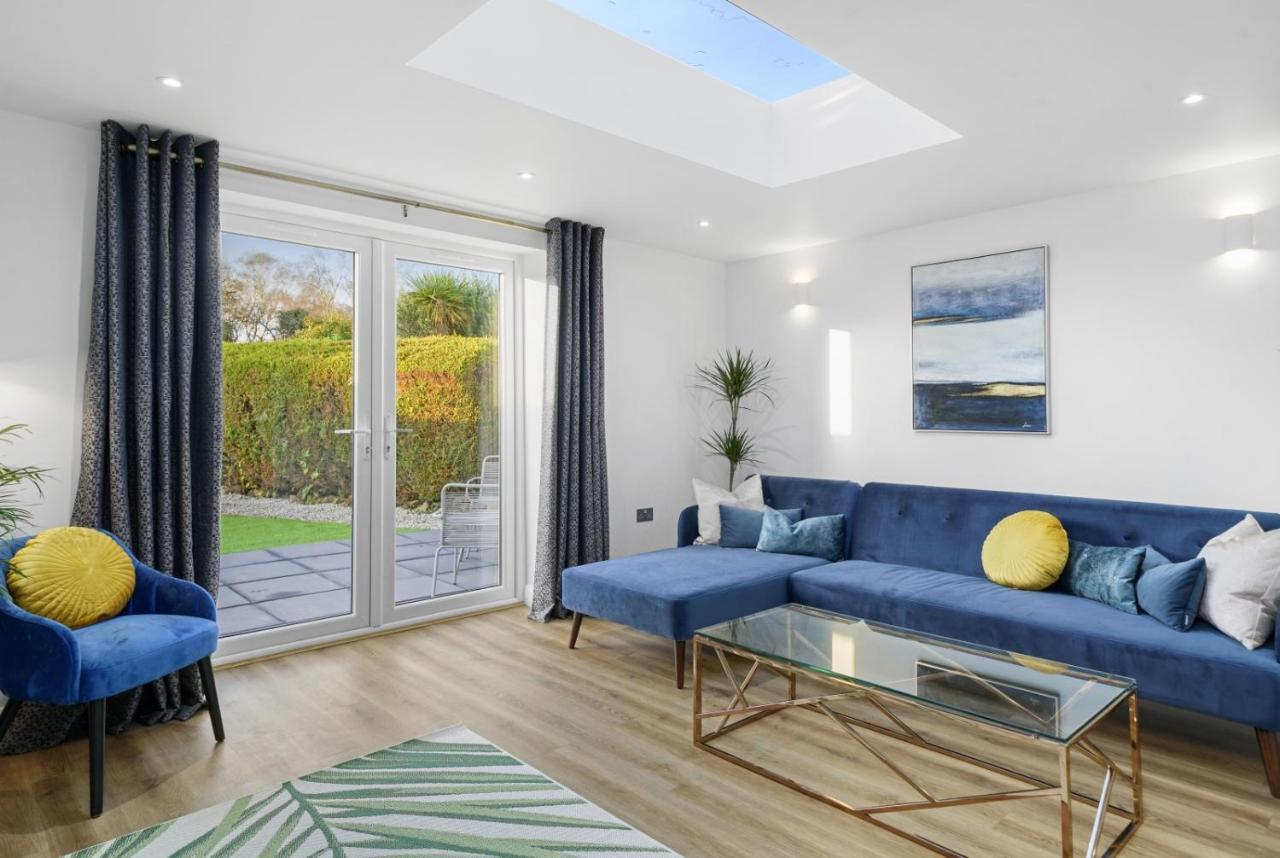 Modern Bungalow In Maidstone Sleeps 5 With Free Parking Bagian luar foto